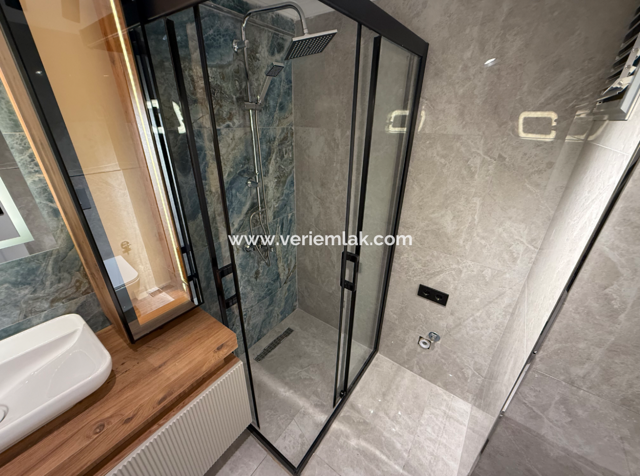 Fully Renovated Mezzanine Corner In Göztepe Susuz Dede