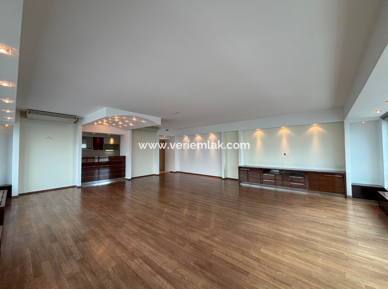 Alsancak Punta Residence 4 1 260M2 Flat For Rent With Sea View!