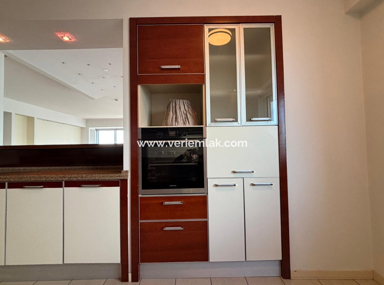 Alsancak Punta Residence 4 1 260M2 Flat For Rent With Sea View!