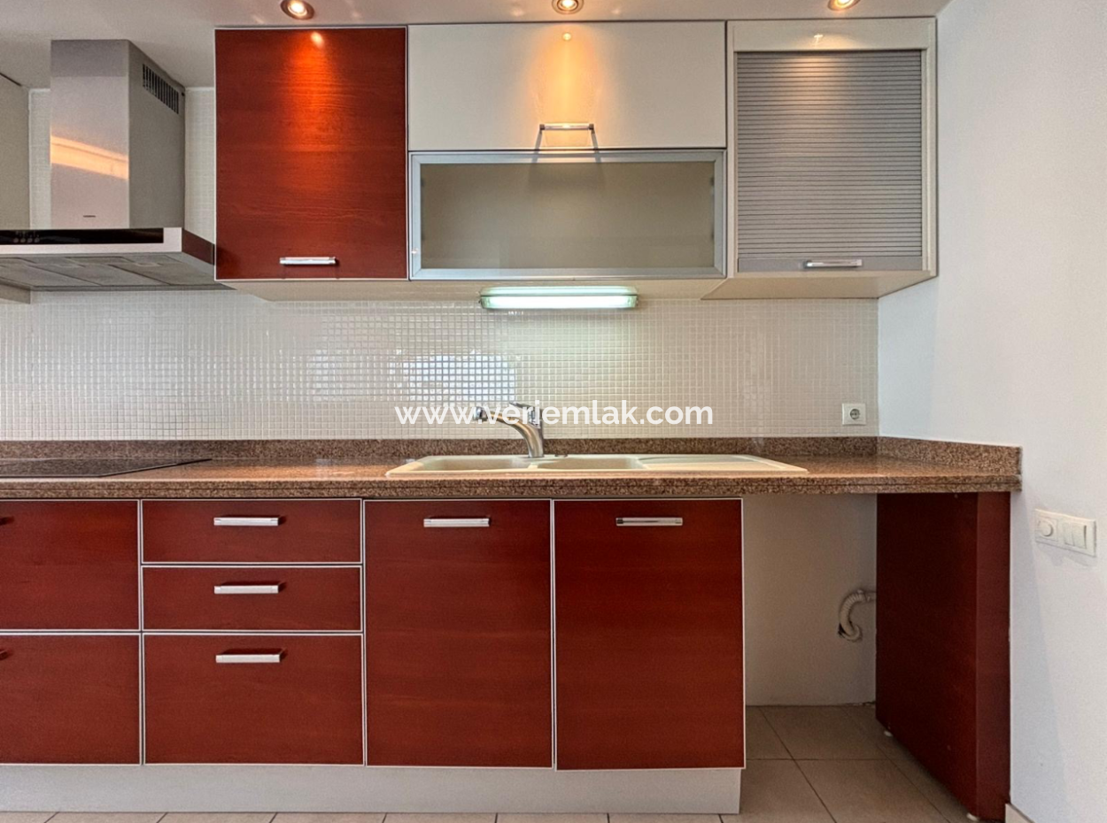 Alsancak Punta Residence 4 1 260M2 Flat For Rent With Sea View!