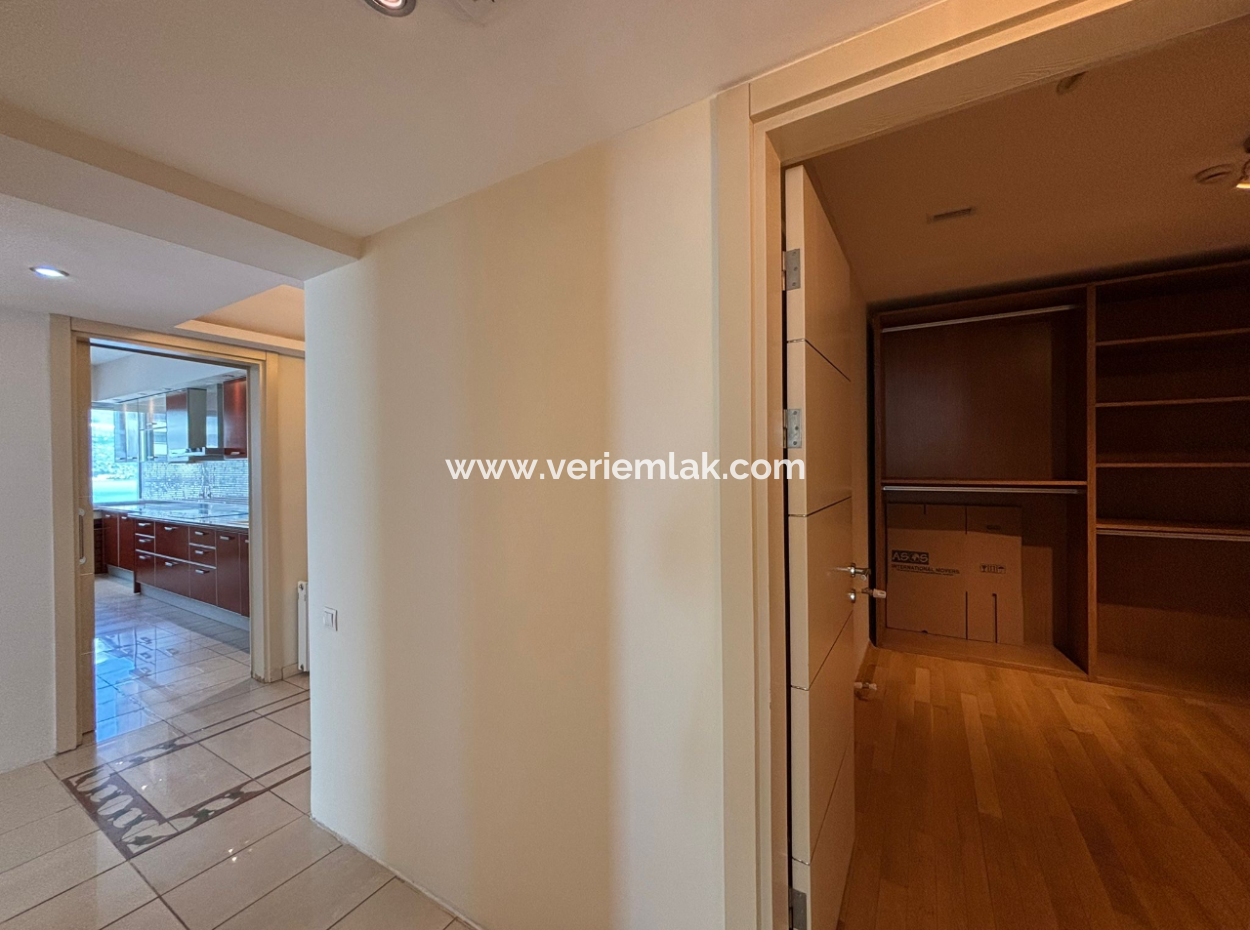 Alsancak Punta Residence 4 1 260M2 Flat For Rent With Sea View!