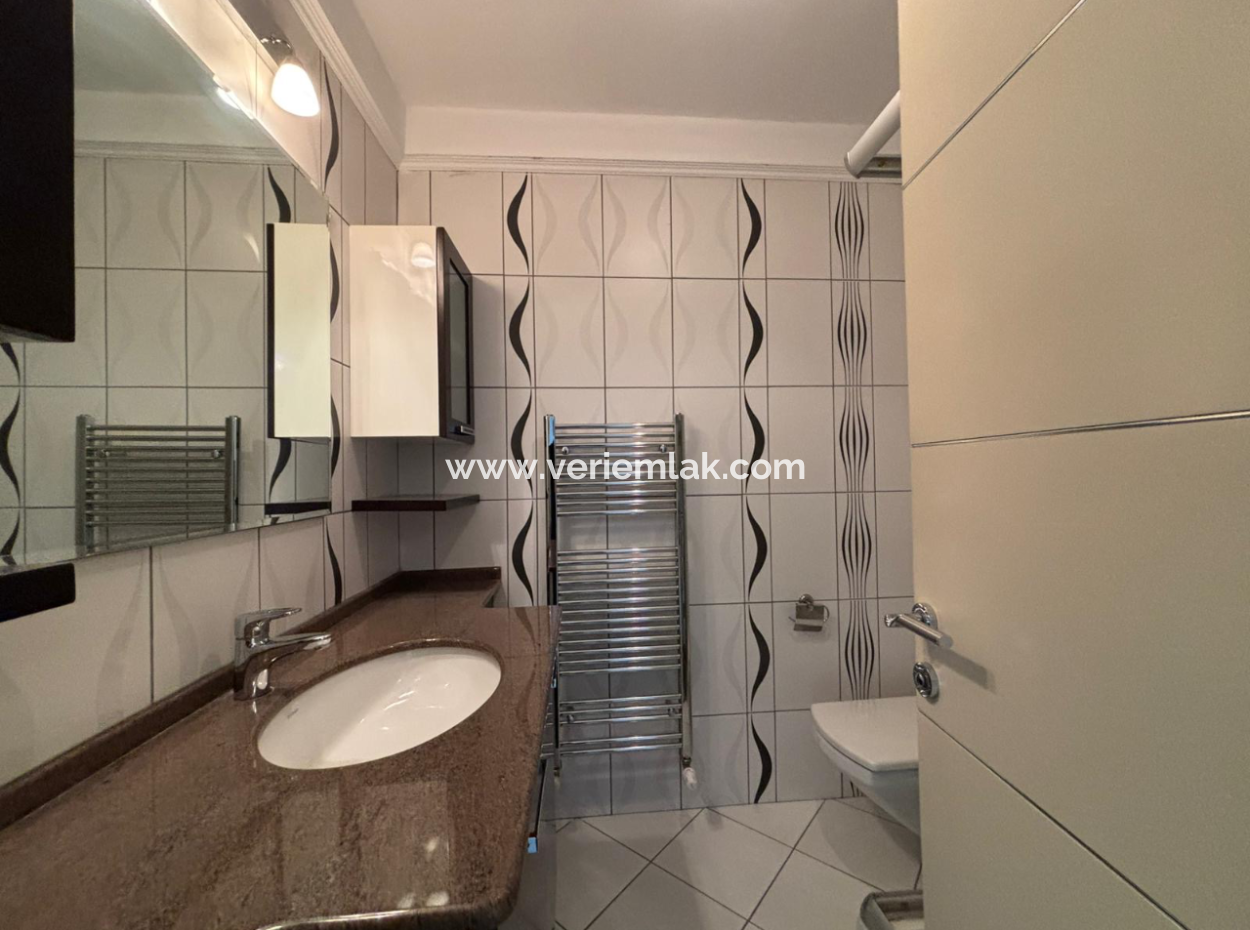 Alsancak Punta Residence 4 1 260M2 Flat For Rent With Sea View!