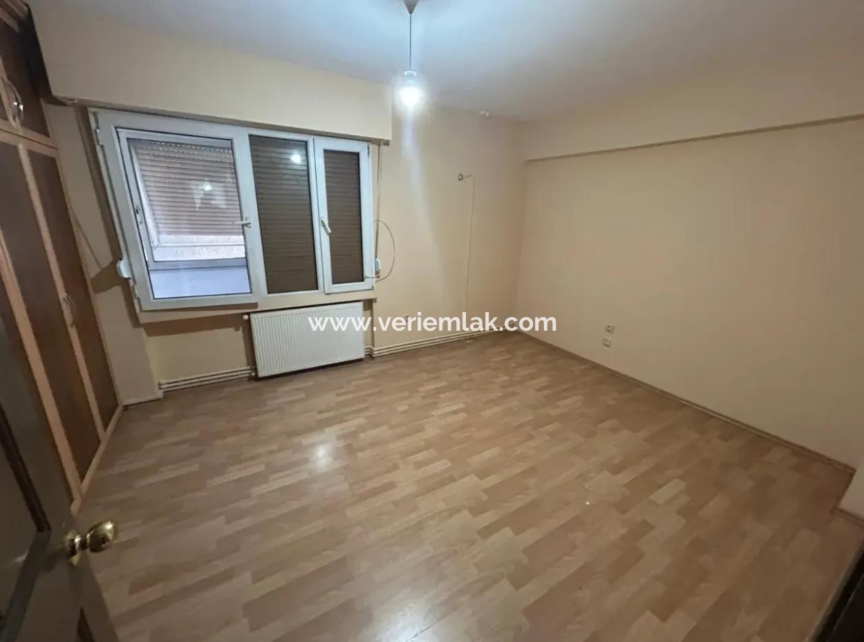 Prestigious Apartment For Sale With A Wide Front To İzmir Kültürpark On Mustafa Bey Street, Alsancak