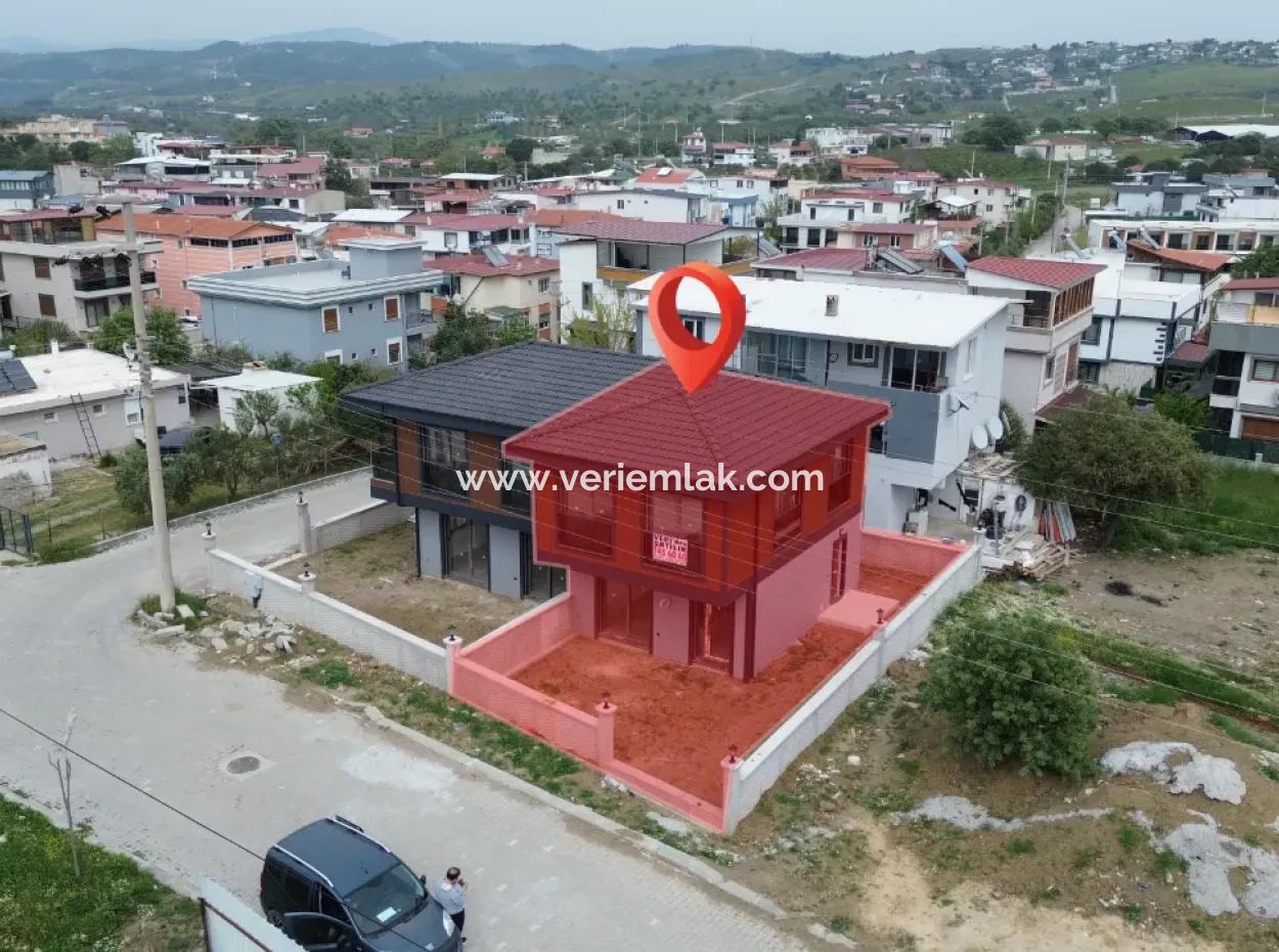 New Villa With Modern Architecture In Seferihisar Tepecik