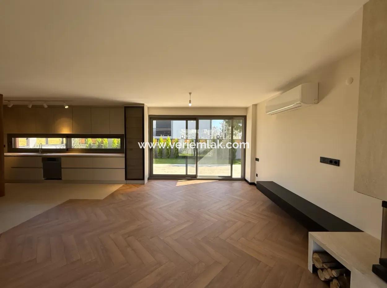 Upper Segment Ultra Luxury Detached Villa Within Walking Distance To The Sea In Seferihisar Akarca