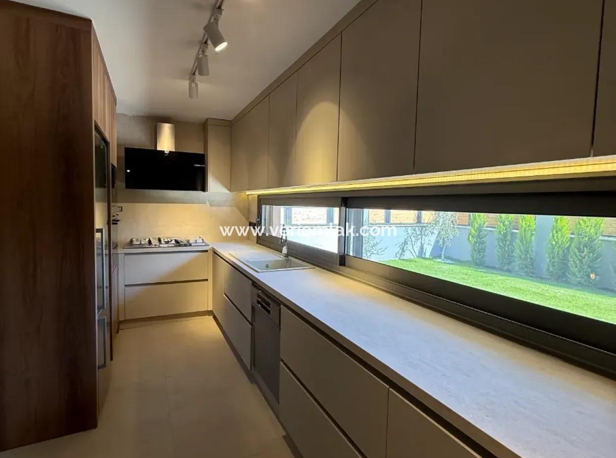 Upper Segment Ultra Luxury Detached Villa Within Walking Distance To The Sea In Seferihisar Akarca