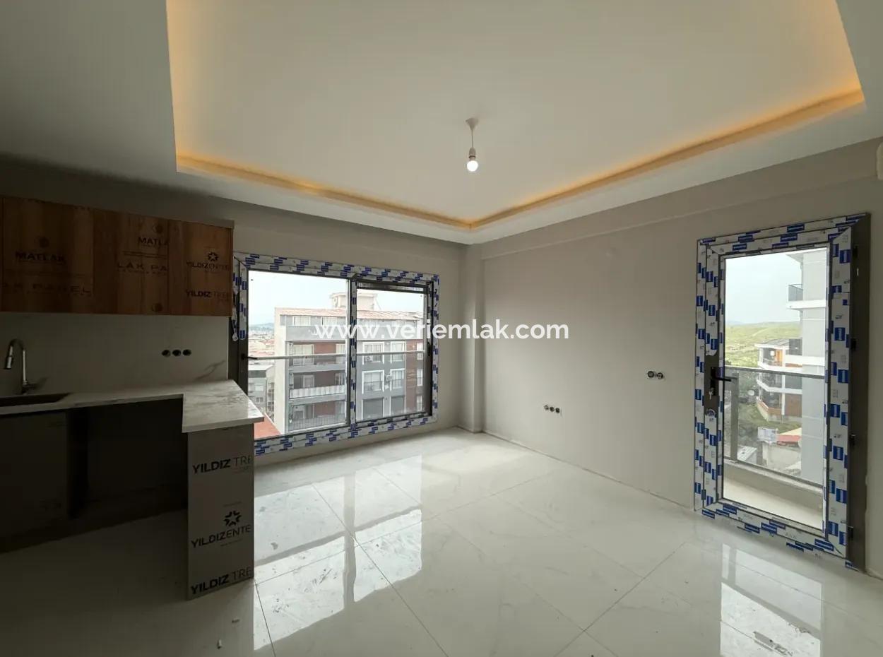 Luxury New Apartment With Kitchen In 1 1 Island Near Hospital From Veri!