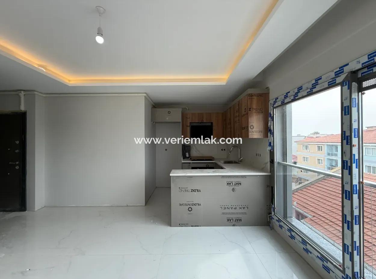 Luxury New Apartment With Kitchen In 1 1 Island Near Hospital From Veri!