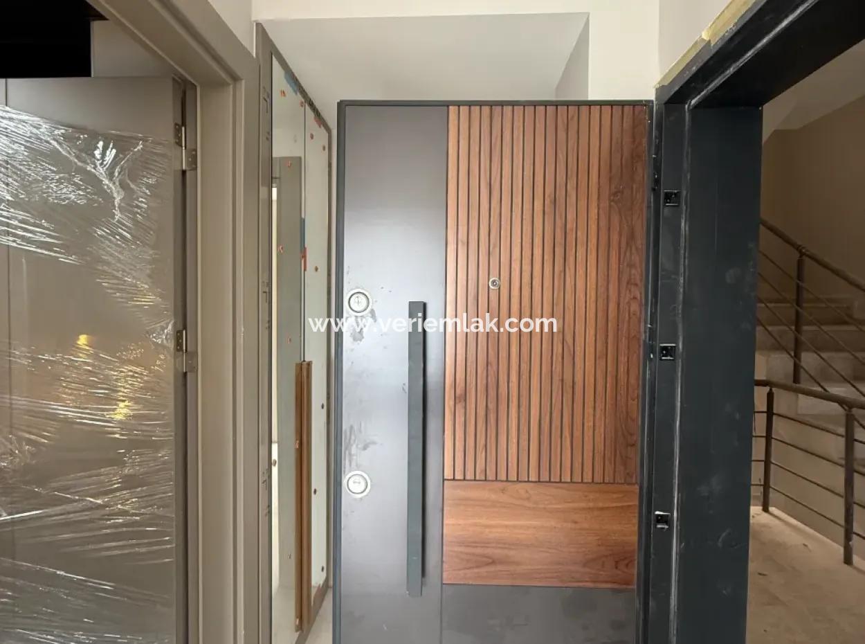 Luxury New Apartment With Kitchen In 1 1 Island Near Hospital From Veri!