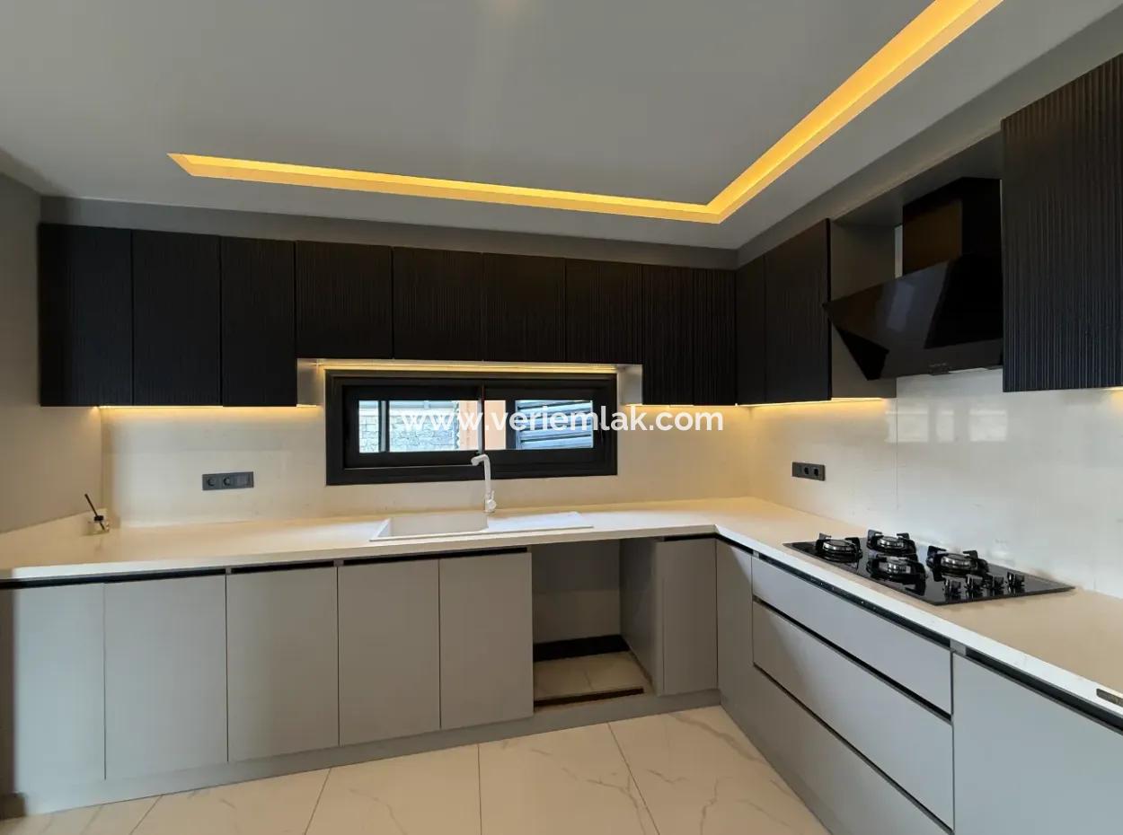 Corner Location 5 1 Villa For Sale With Pool In Bahçeşehir From Veri!