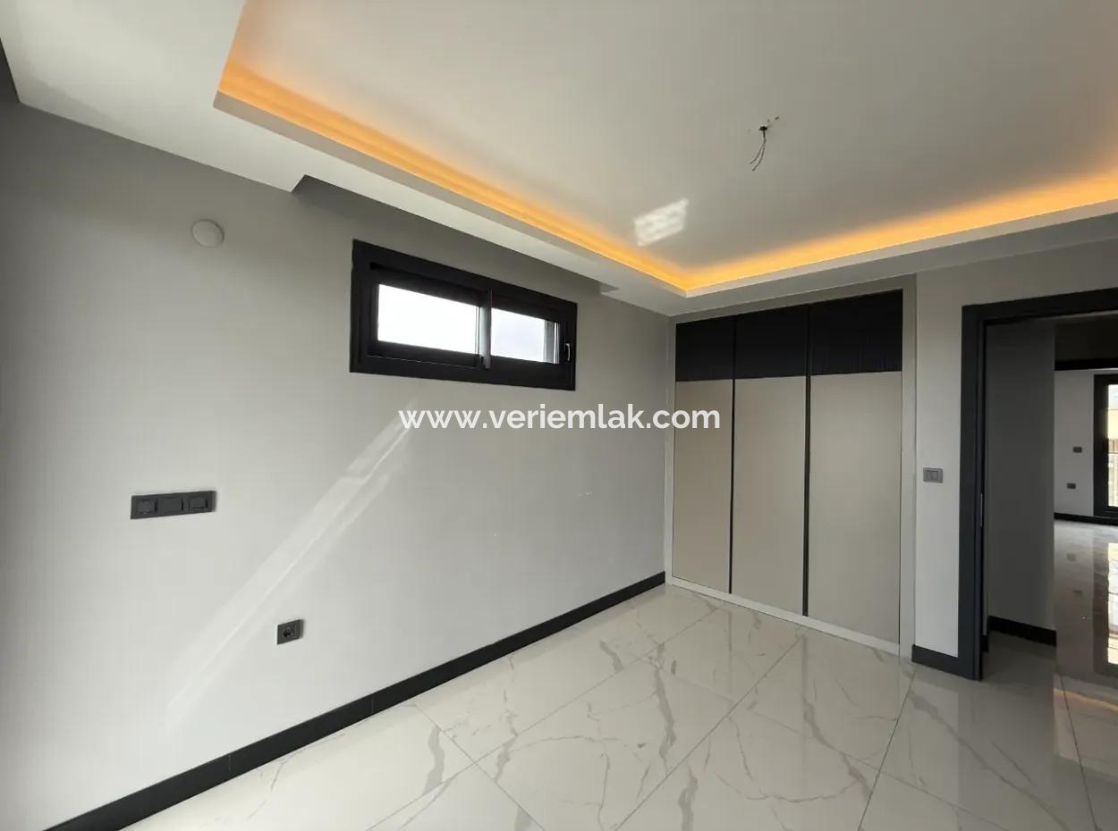 Villa With Detached Pool For Rent In The Mansions Area In Seferihisar Bahçeşehir