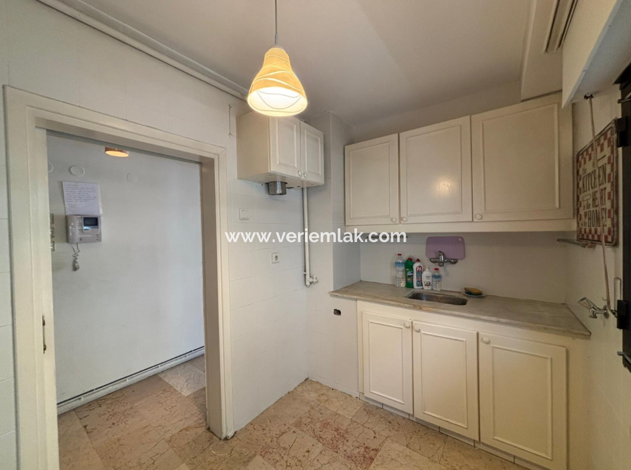 Alsancak Poet Eşref Boulevard 3 1 115M2 Flat For Rent!