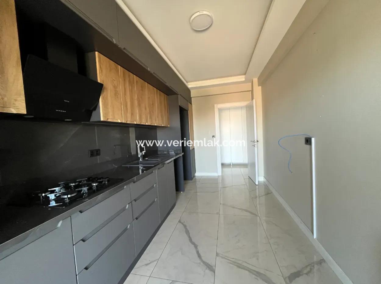 Spacious 3 1 Flat For Rent On Seferihisar Kuşadasi Road