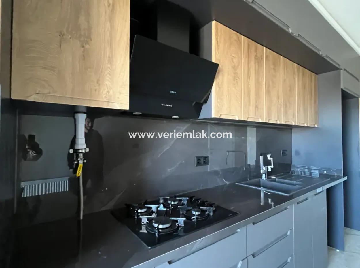Spacious 3 1 Flat For Rent On Seferihisar Kuşadasi Road