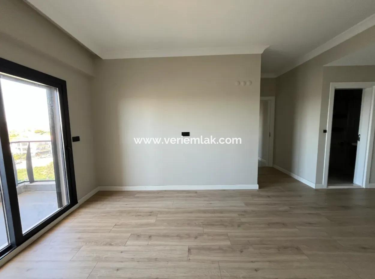 Spacious 3 1 Flat For Rent On Seferihisar Kuşadasi Road