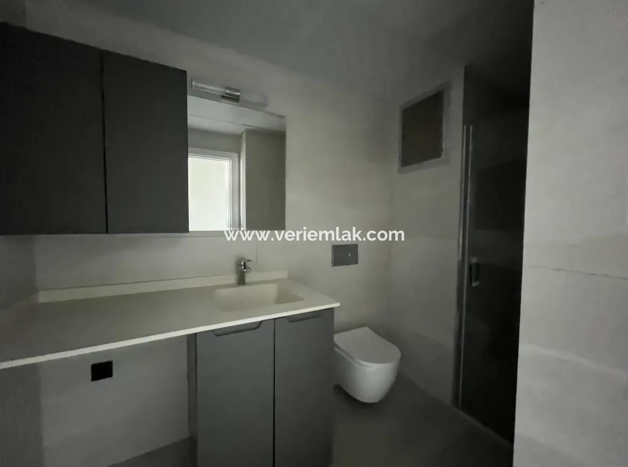 Spacious 3 1 Flat For Rent On Seferihisar Kuşadasi Road