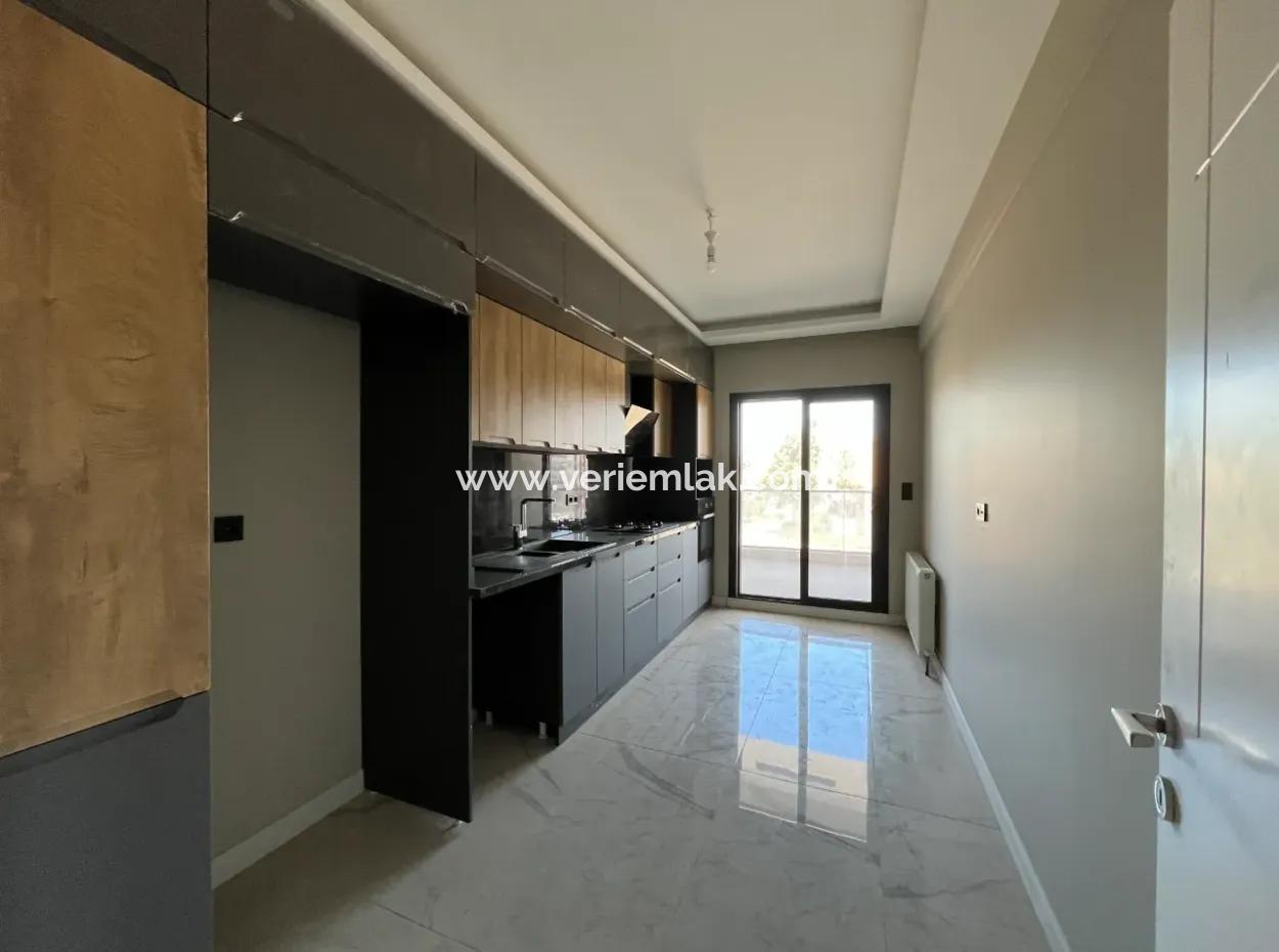 Spacious 3 1 Flat For Rent Near The Center In Seferihsar