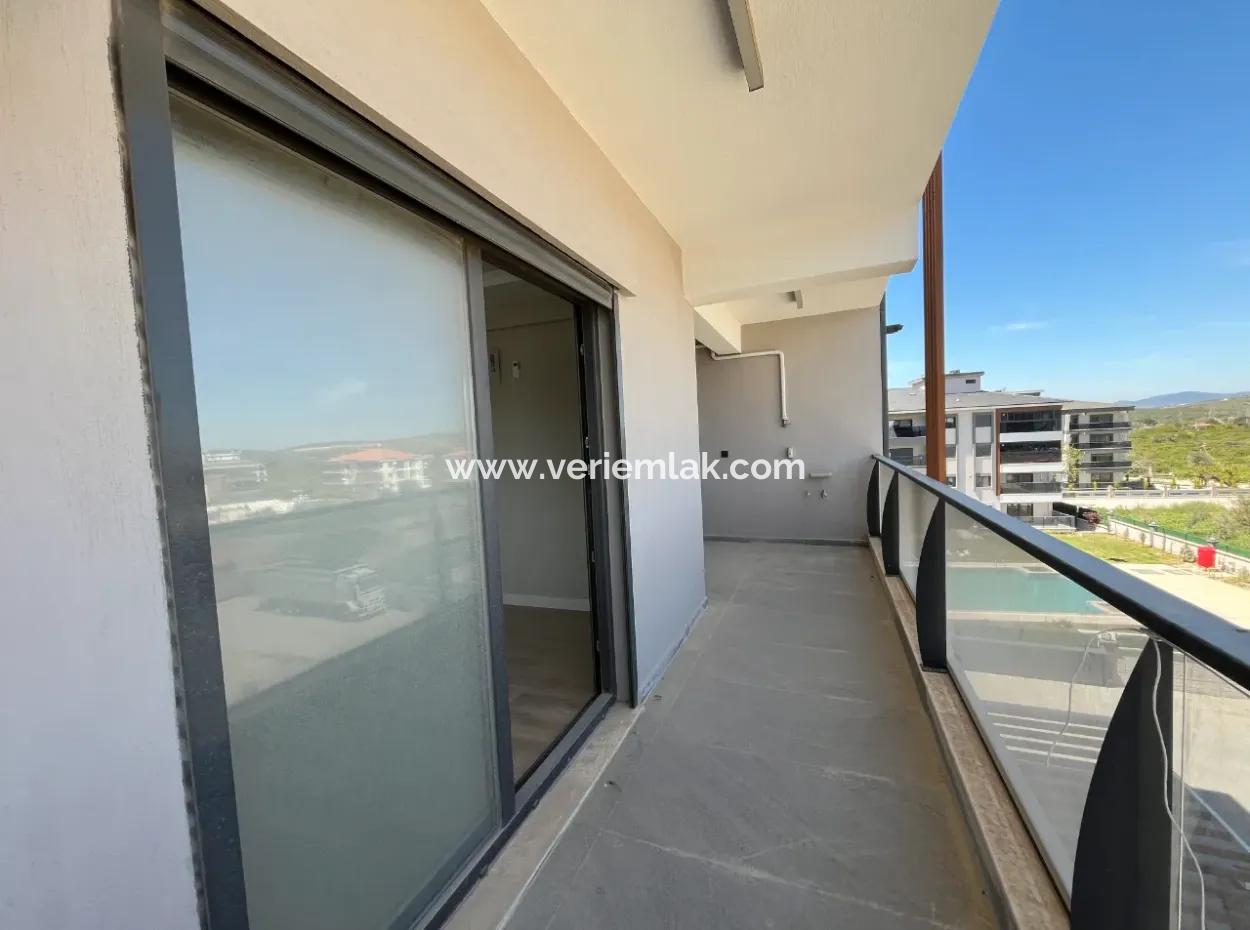 Spacious 3 1 Flat For Rent Near The Center In Seferihsar