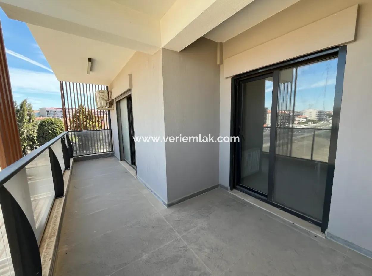 Spacious 3 1 Flat For Rent Near The Center In Seferihsar