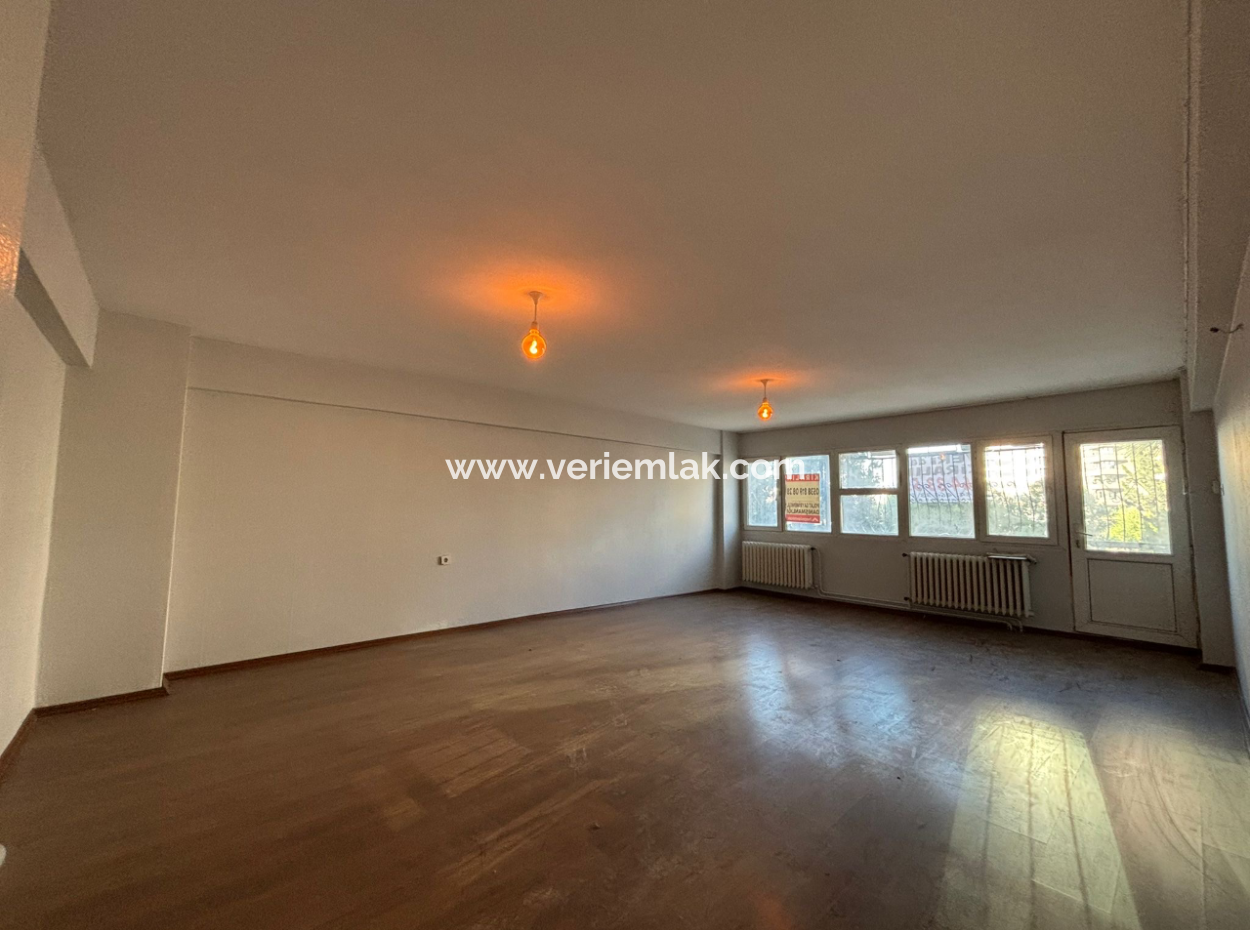 Flat For Rent With Natural Gas 3 1 140M2 Near Alsancak Trt Building