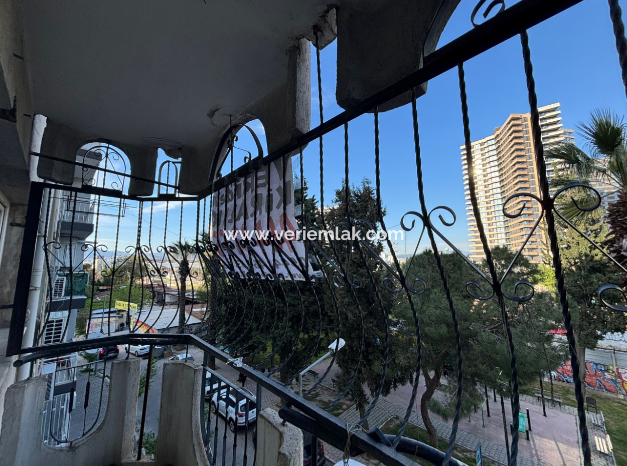 Flat For Rent With Natural Gas 3 1 140M2 Near Alsancak Trt Building