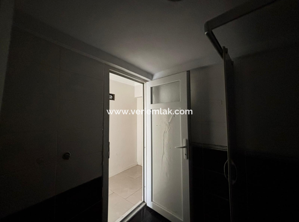 Alsancak Cyprus Martyrs Near Empty 2 1 Opportunity Flat For Rent