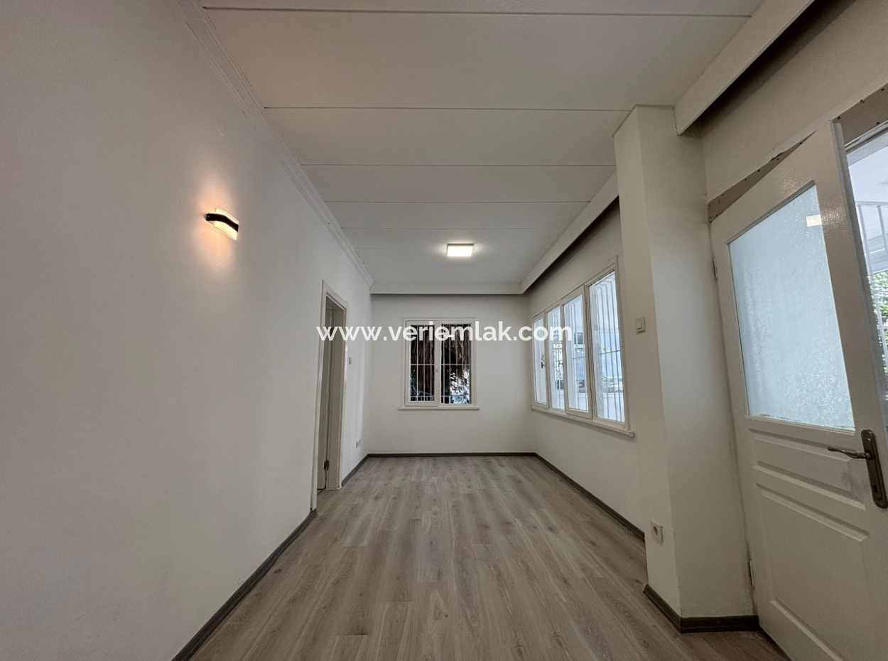 Near Alsancak Talatpaşa Parking 1 1 70M2 Winter Garden Flat For Rent
