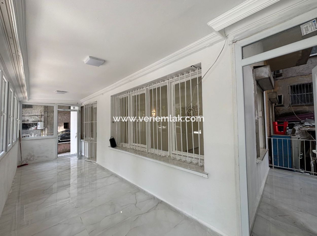 Near Alsancak Talatpaşa Parking 1 1 70M2 Winter Garden Flat For Rent