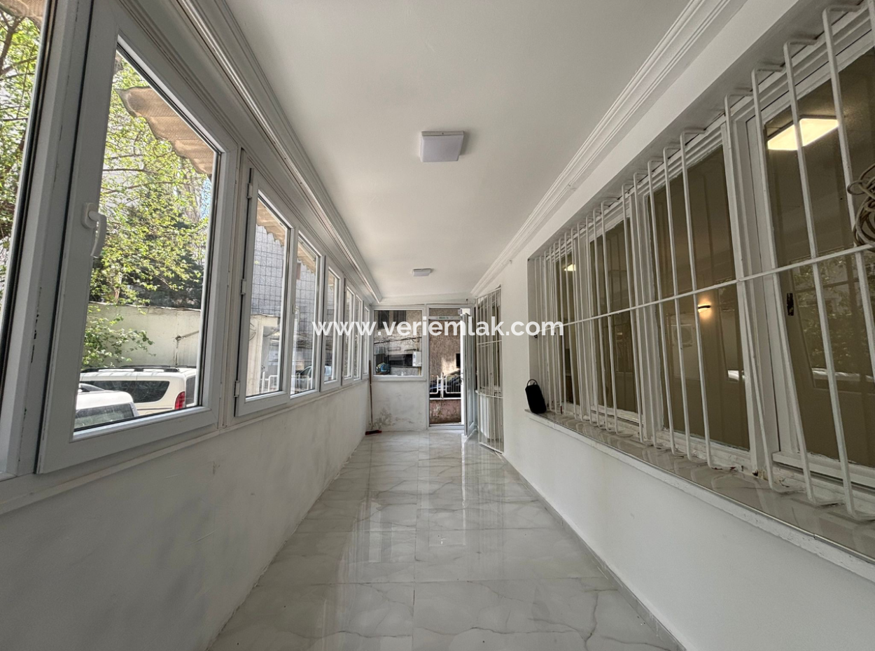 Near Alsancak Talatpaşa Parking 1 1 70M2 Winter Garden Flat For Rent