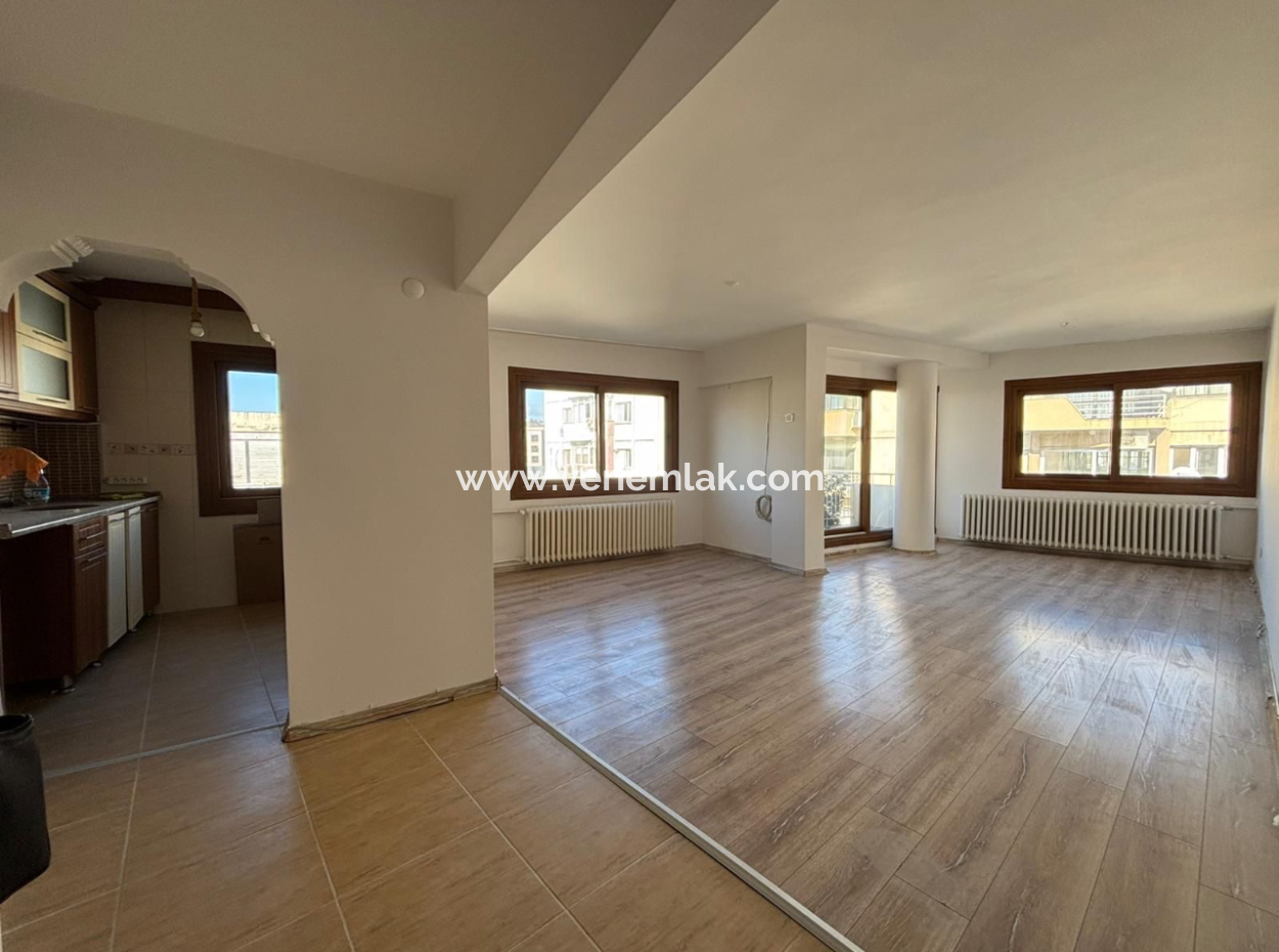 Alsancak Dutlu Street Mevkii Corner 3 1 6Th Floor 110M2 Flat For Rent