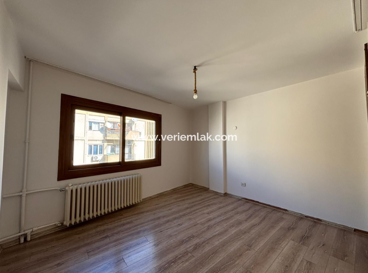 Alsancak Dutlu Street Mevkii Corner 3 1 6Th Floor 110M2 Flat For Rent