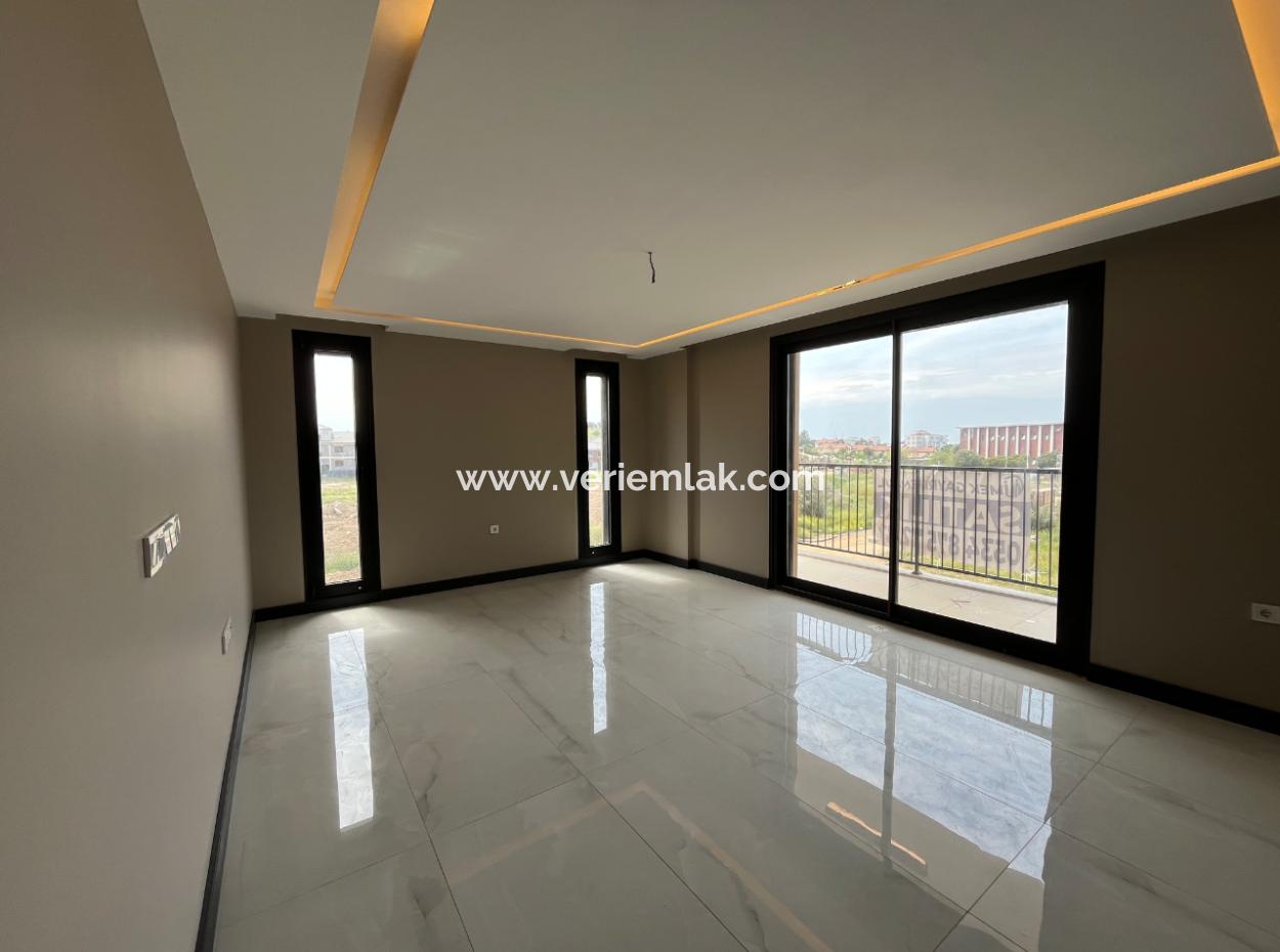 Luxury 2 1 Flats For Sale In A Complex With A Pool In Seferihisar Çolakibrahimbey Neighborhood