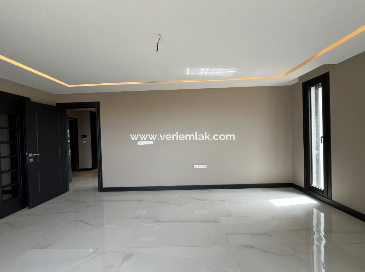 Luxury 2 1 Flats For Sale In A Complex With A Pool In Seferihisar Çolakibrahimbey Neighborhood