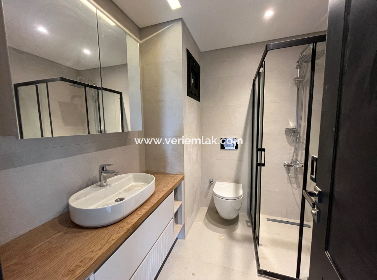 Luxury 2 1 Flats For Sale In A Complex With A Pool In Seferihisar Çolakibrahimbey Neighborhood