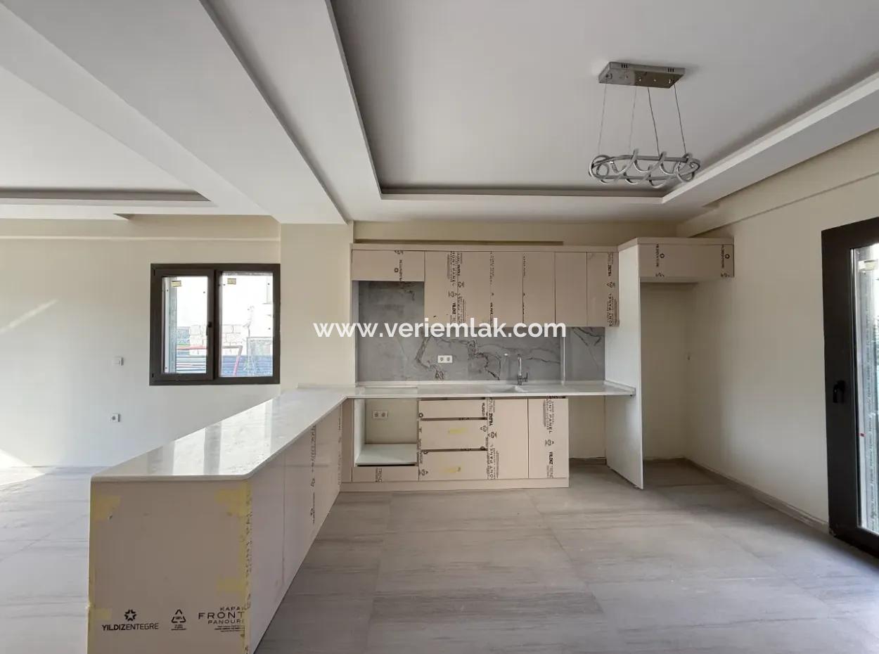 Large Villa For Rent With Garden • Veranda • Underfloor Heating In Seferihisar Tepecik Neighborhood