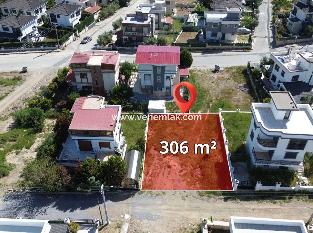 Land For Sale With Villa Zoning Within Walking Distance To The Sea In Seferihisar Akarca