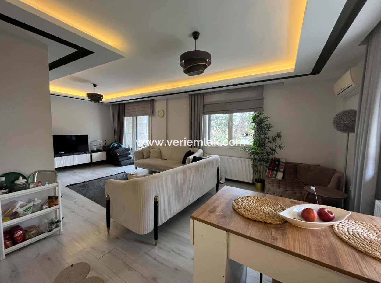 Duplex Villa With Corner Location, Large Garden, Terrace In Seferihisar Çolakibrahimbey