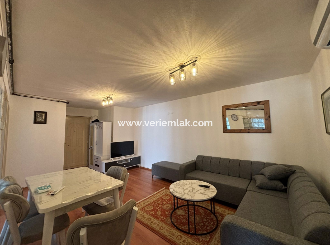 Alsancak Dünyagöz Hospital. 2 1 Flat For Sale With Parking Near