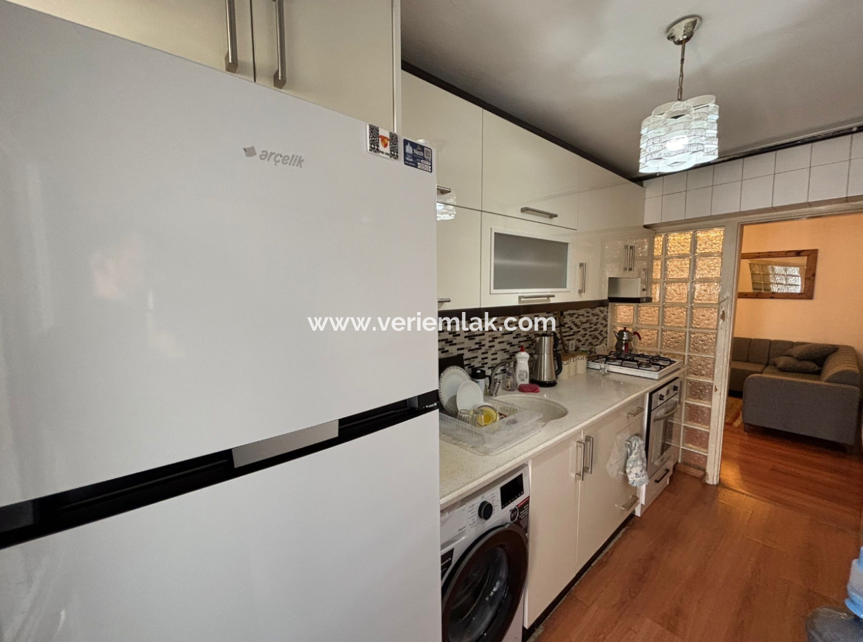 Alsancak Dünyagöz Hospital. 2 1 Flat For Sale With Parking Near