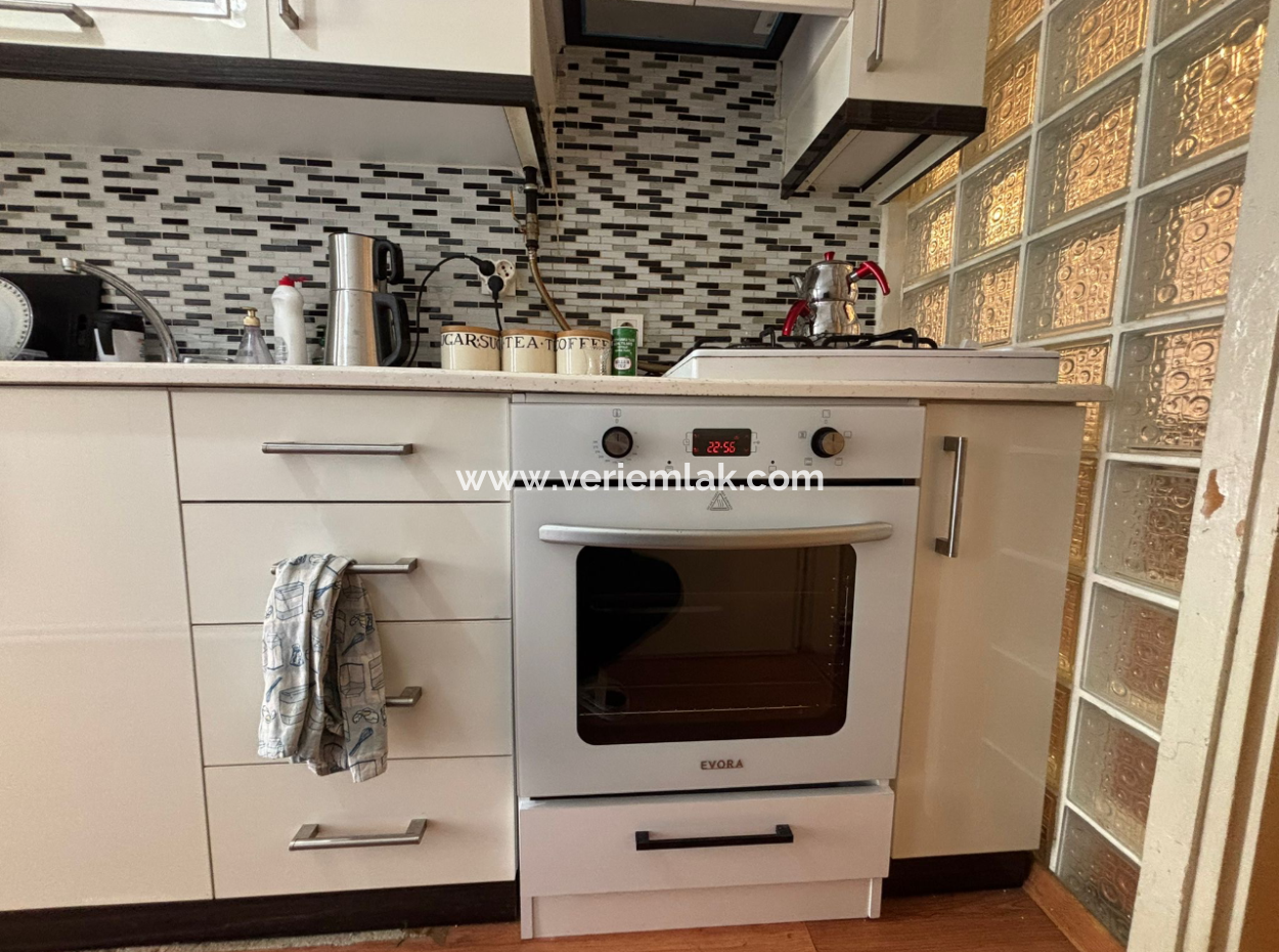 Alsancak Dünyagöz Hospital. 2 1 Flat For Sale With Parking Near