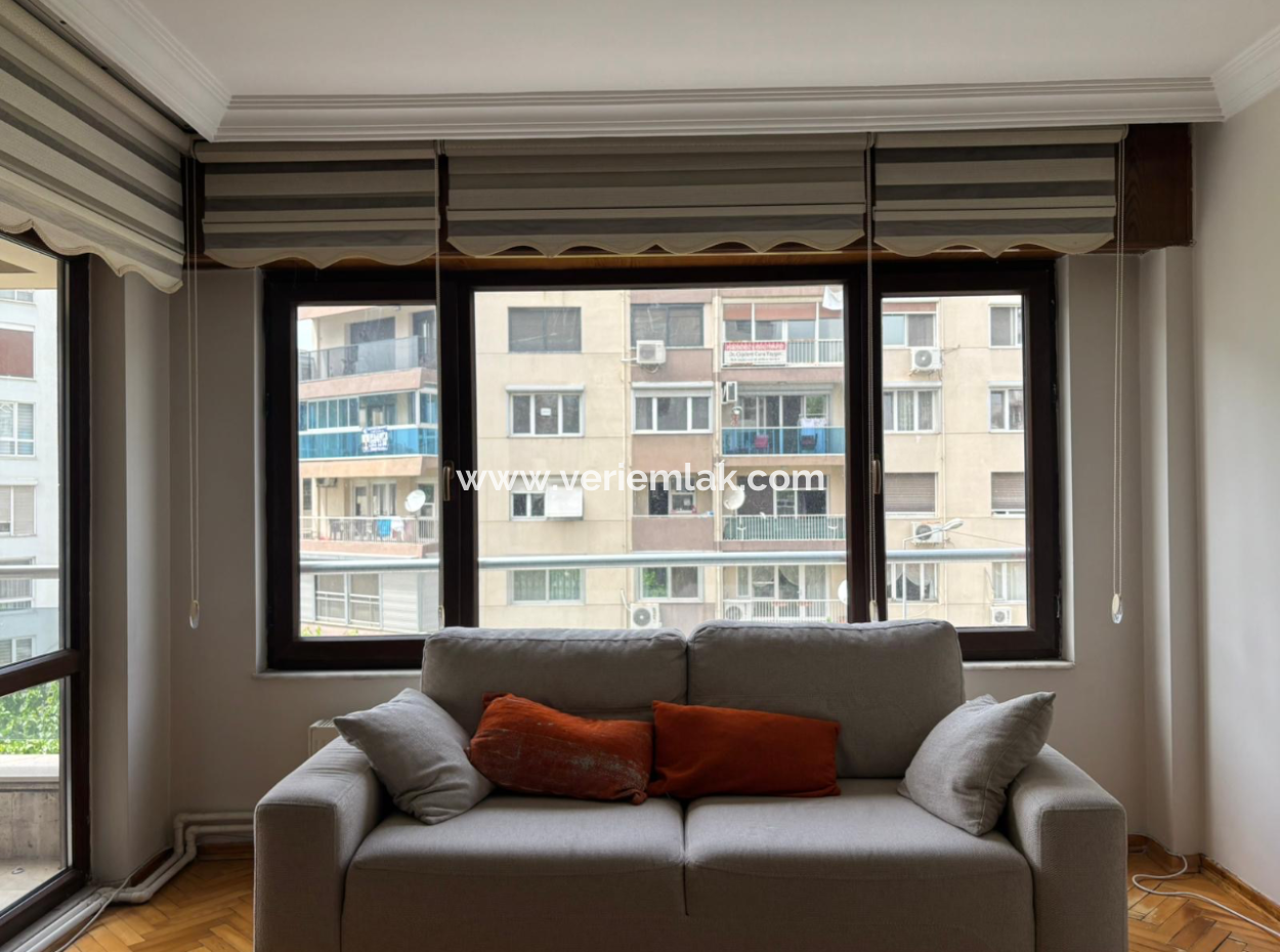 3Rd Floor 130M2 Furnished Flat For Rent In Alsancak Poet Eşreft