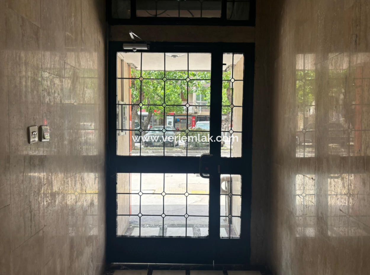 3Rd Floor 130M2 Furnished Flat For Rent In Alsancak Poet Eşreft