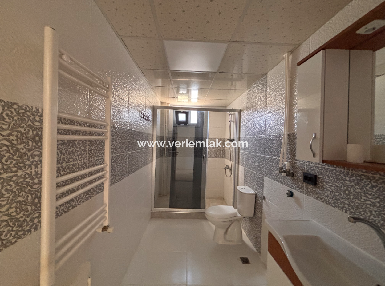 2 1 Flat For Rent With Natural Gas On Seferihisar Mektep Street