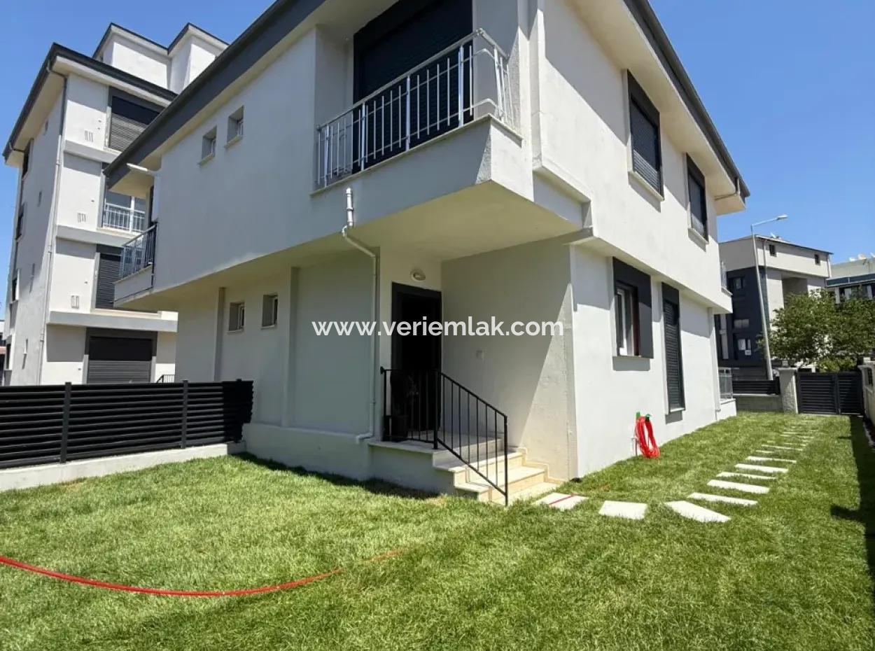 Modern And Comfortable Villa In Seferihisar Camikebir