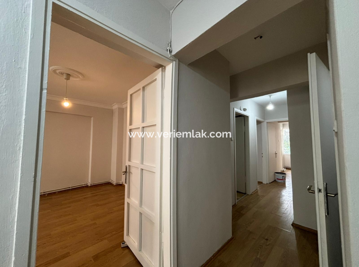 1St Floor Combi Flat For Rent On Alsancak Kahramanlar Akincilar Street!