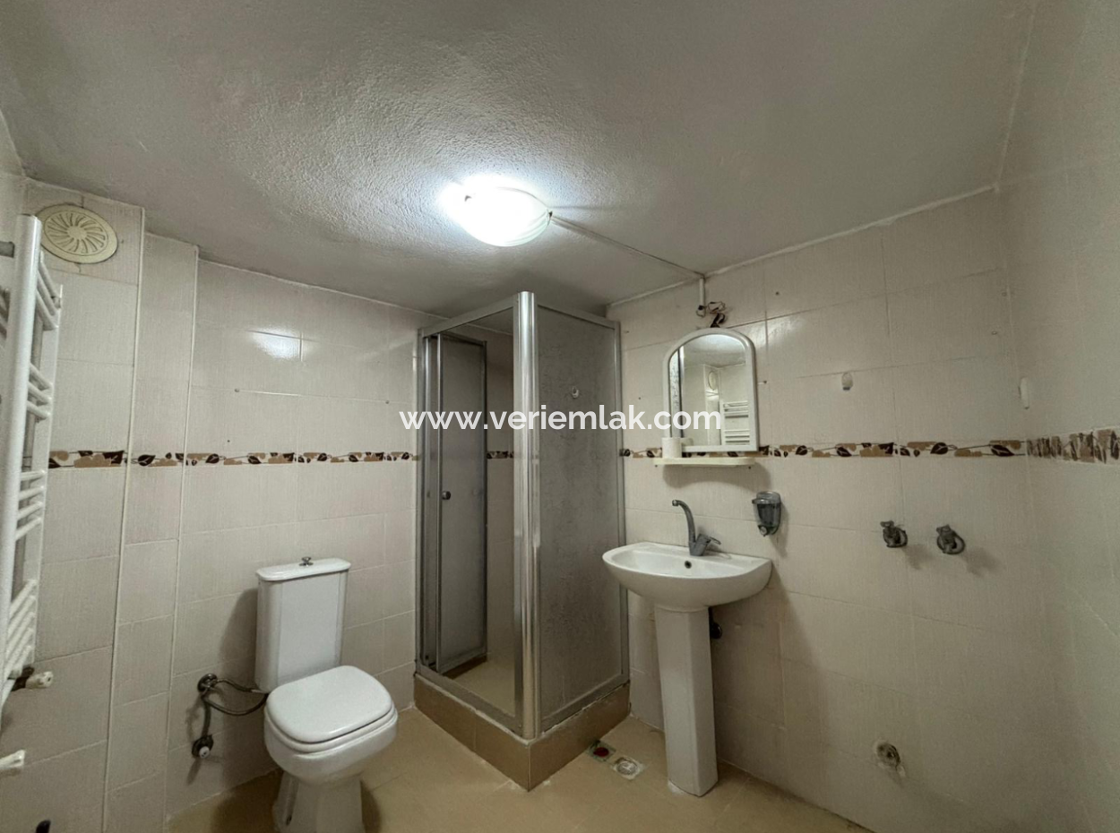 1St Floor Combi Flat For Rent On Alsancak Kahramanlar Akincilar Street!