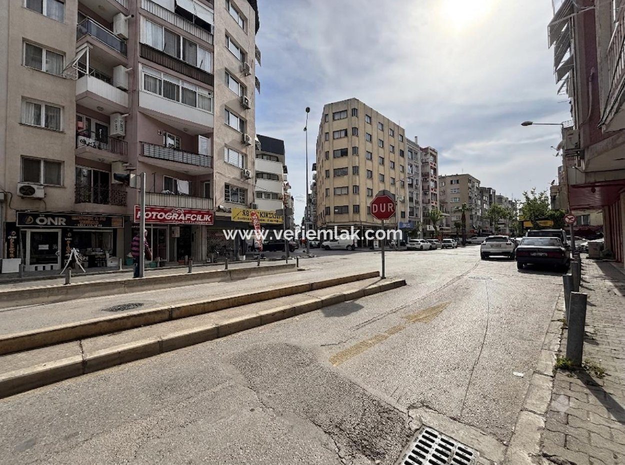 1St Floor Combi Flat For Rent On Alsancak Kahramanlar Akincilar Street!