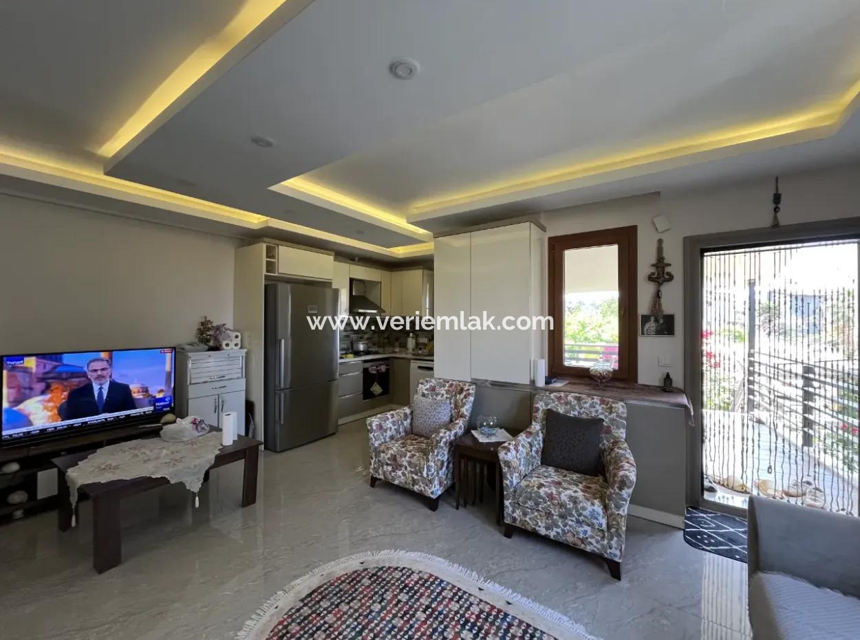 Villa In Seferihisar Akarca, Close To The Sea, Offering A Large And Pleasant Living Space With A Detached Taste