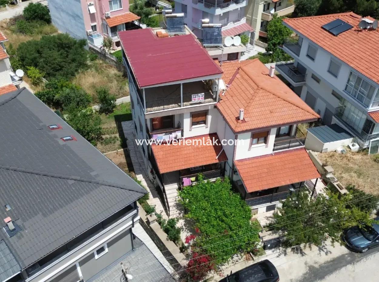 Villa In Seferihisar Akarca, Close To The Sea, Offering A Large And Pleasant Living Space With A Detached Taste