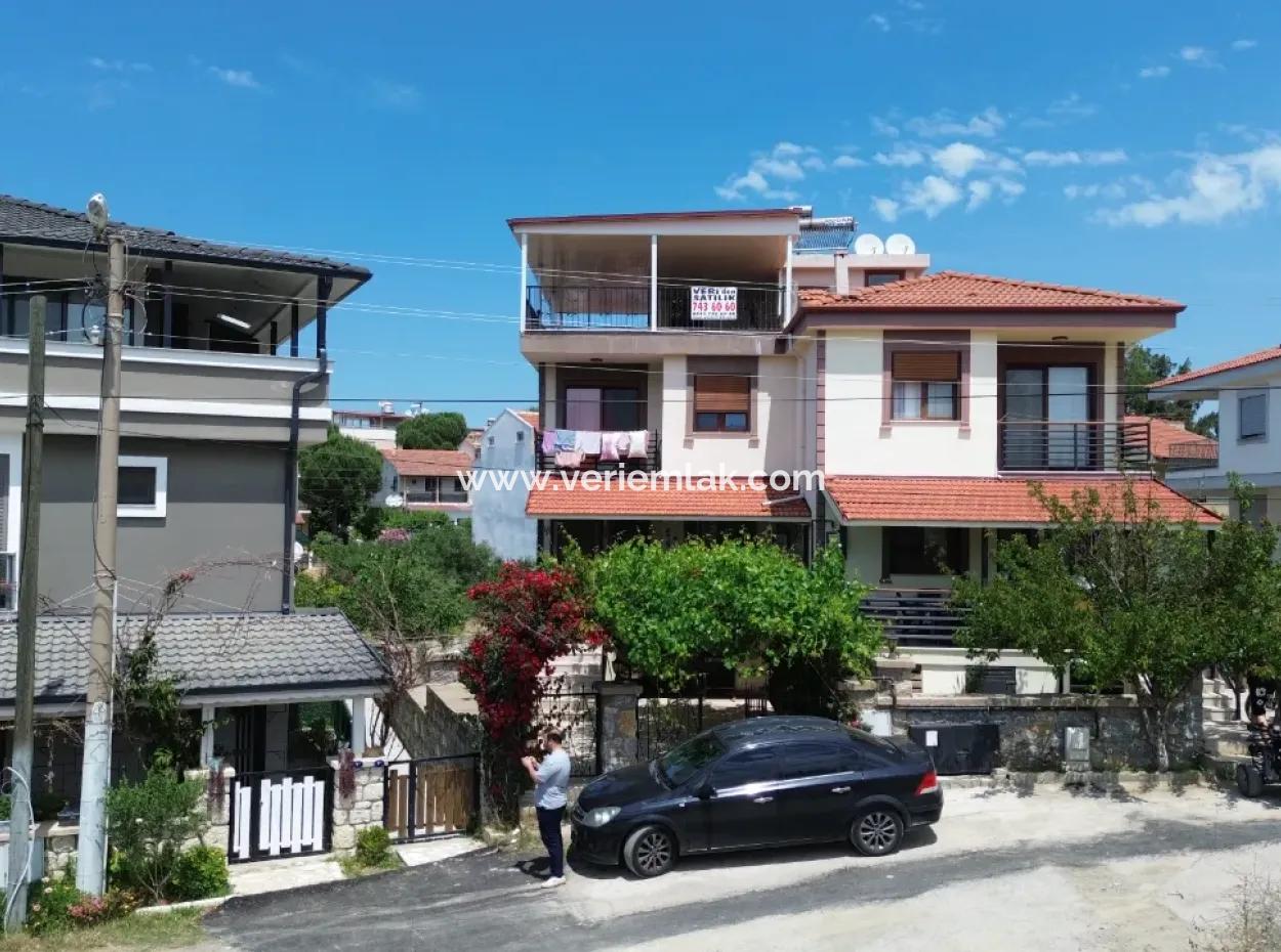 Villa In Seferihisar Akarca, Close To The Sea, Offering A Large And Pleasant Living Space With A Detached Taste